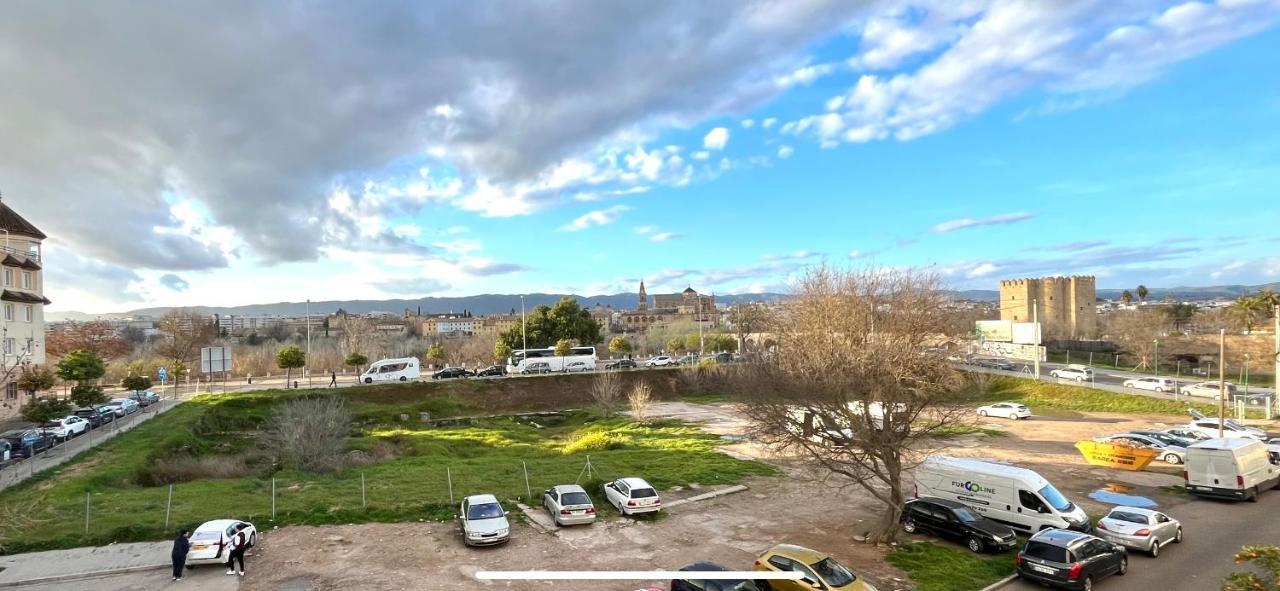 Appartamento Puente A La Mezquita - Free Parking Cordova Esterno foto